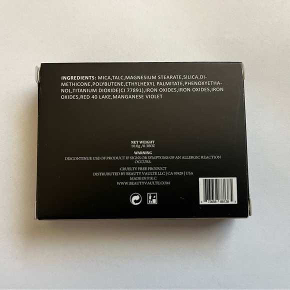 Beauty Vaulte Regal Palette, an eyeshadow palette - Picture 2 of 3